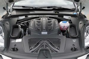 2015 Porsche Macan Turbo