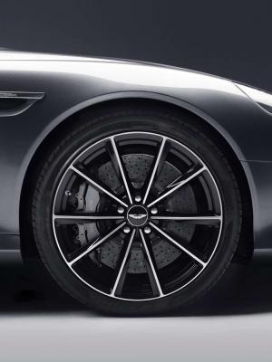 2015 Aston Martin DB9 GT