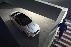 2015 Jaguar XJR