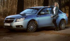 Стильные штучки - Chevrolet Cruze и красавица-блондинка