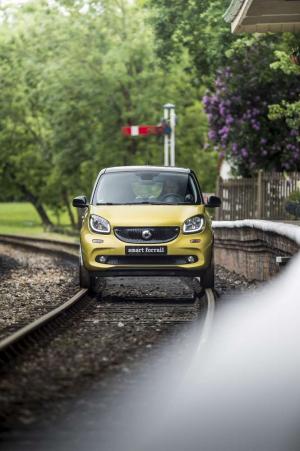 2015 Smart ForRail Concept