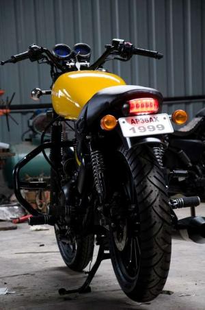 2015 Royal Enfield Thunderbird 500 by Eimor Customs