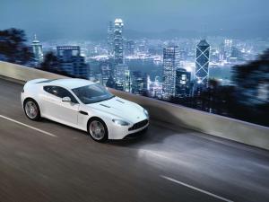 Aston Martin показал индивидуальные спорткары Vantage и Rapide S