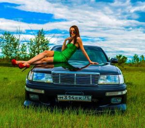 В чистом поле расцветали васильки...
