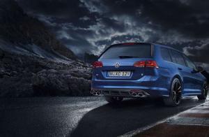 2015 Volkswagen Golf R Wagon Wolfsburg Edition