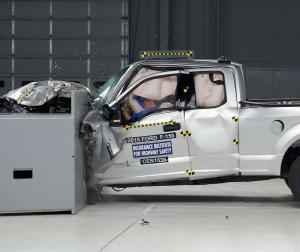 Алюминиевый Ford F-150 стал хорошистом в краш-тестах IIHS