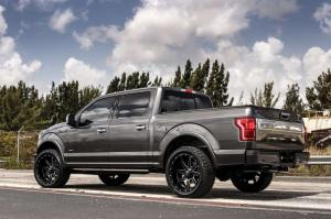 Пикап Ford F150 Platinum 2015 на 22-дюймовых «катках»