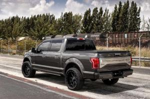 Пикап Ford F150 Platinum 2015 на 22-дюймовых «катках»
