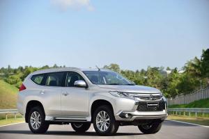 2015 Mitsubishi Pajero Sport TH)