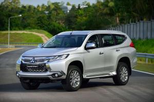 2015 Mitsubishi Pajero Sport TH)