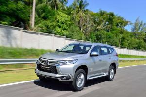 2015 Mitsubishi Pajero Sport TH)