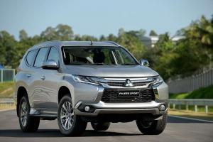 2015 Mitsubishi Pajero Sport TH)