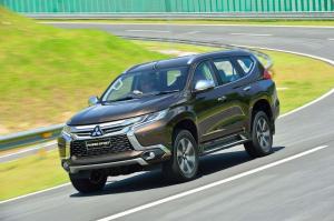 2015 Mitsubishi Pajero Sport TH)