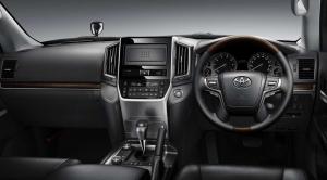 2015 Toyota Land Cruiser 200 JP)