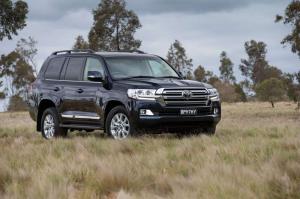 2015 Toyota Land Cruiser 200 AU)