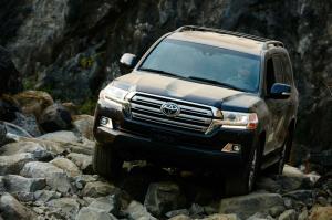 Toyota сделала для американцев другой Land Cruiser 200