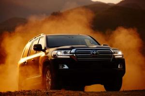 2016 Toyota Land Cruiser US)