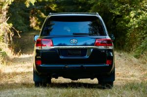 2016 Toyota Land Cruiser US)