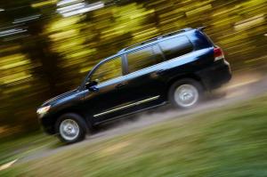 2016 Toyota Land Cruiser US)