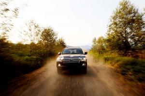 2016 Toyota Land Cruiser US)