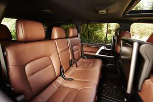 2016 Toyota Land Cruiser US)