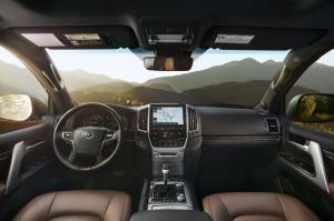2016 Toyota Land Cruiser US)