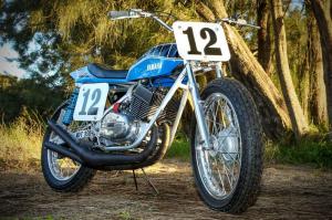 2015 Yamaha RD350 by Peter Rowland