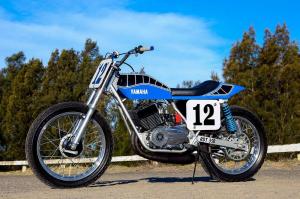 2015 Yamaha RD350 by Peter Rowland