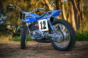 2015 Yamaha RD350 by Peter Rowland
