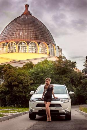 Хрупкая красотка выбирает Mitsubishi