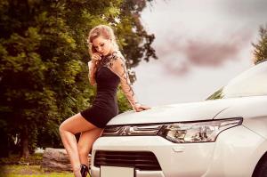 Хрупкая красотка выбирает Mitsubishi