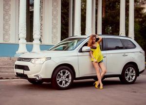 Хрупкая красотка выбирает Mitsubishi