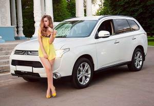 Хрупкая красотка выбирает Mitsubishi