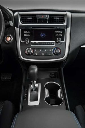2016 Nissan Altima SR