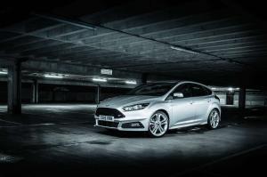 2015 Ford Focus ST Mountune UK)