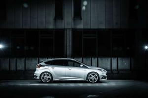 2015 Ford Focus ST Mountune UK)