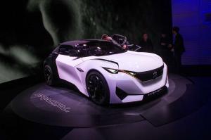 Peugeot удивил Франкфурт неправильным кабриолетом