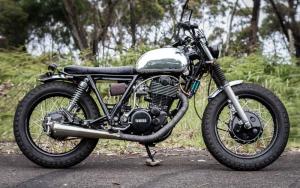 1988 Yamaha SR400 by Salty Speed Co