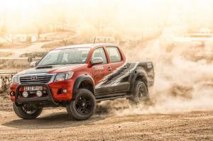 Toyota поместила под капот Hilux 455 мотор от Lexus IS F
