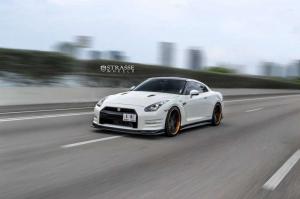 2015 Nissan GT-R by Alpha Performance on Strasse Wheels