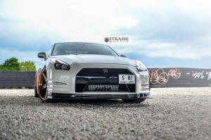 2015 Nissan GT-R by Alpha Performance on Strasse Wheels