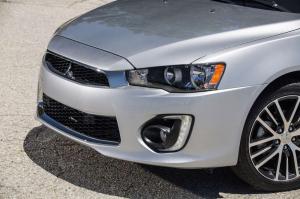 2016 Mitsubishi Lancer GT US)