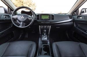 2016 Mitsubishi Lancer GT US)