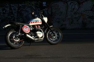 2001 Triumph Bonneville by Grease Monkey