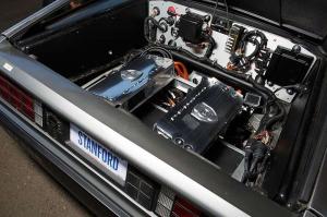 DeLorean дрифтует без водителя