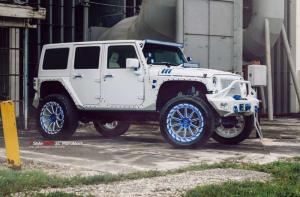 В MC Customs отправляют Jeep Wrangler на бездорожье