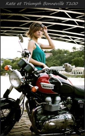Девушка Kate и Triumph Bonneville T100