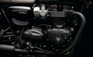 2016 Triumph Bonneville T120 и Triumph Bonneville T120 Black