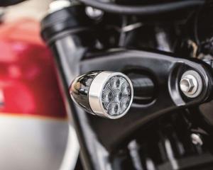 2016 Triumph Bonneville T120 и Triumph Bonneville T120 Black