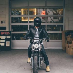 Классическая кожаная кутка Deus Cafe Racer